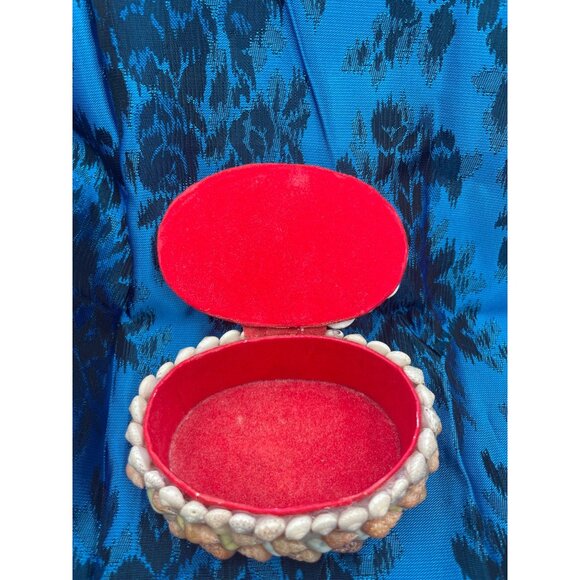 Seashell-Embellished Oval Trinket Box Red Velvet Interior & Lid - Picture 2 of 10
